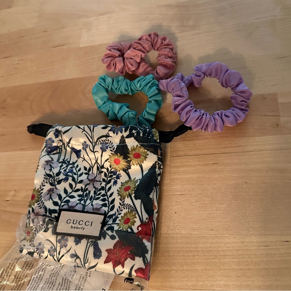 New in Bag Gucci Beauty Pouch and Scrunchies